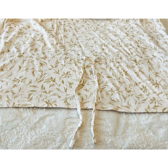 AMERICAN LIVING V-NECK BLOUSE, WOMENS, L, WHITE WITH GOLDTONE LEAVES, 3/4 SLEEVE - Picture 8 of 11